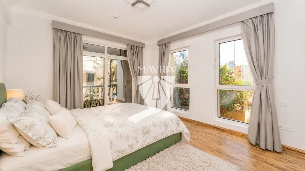 Upgraded | Community View | Furnished | Old Town