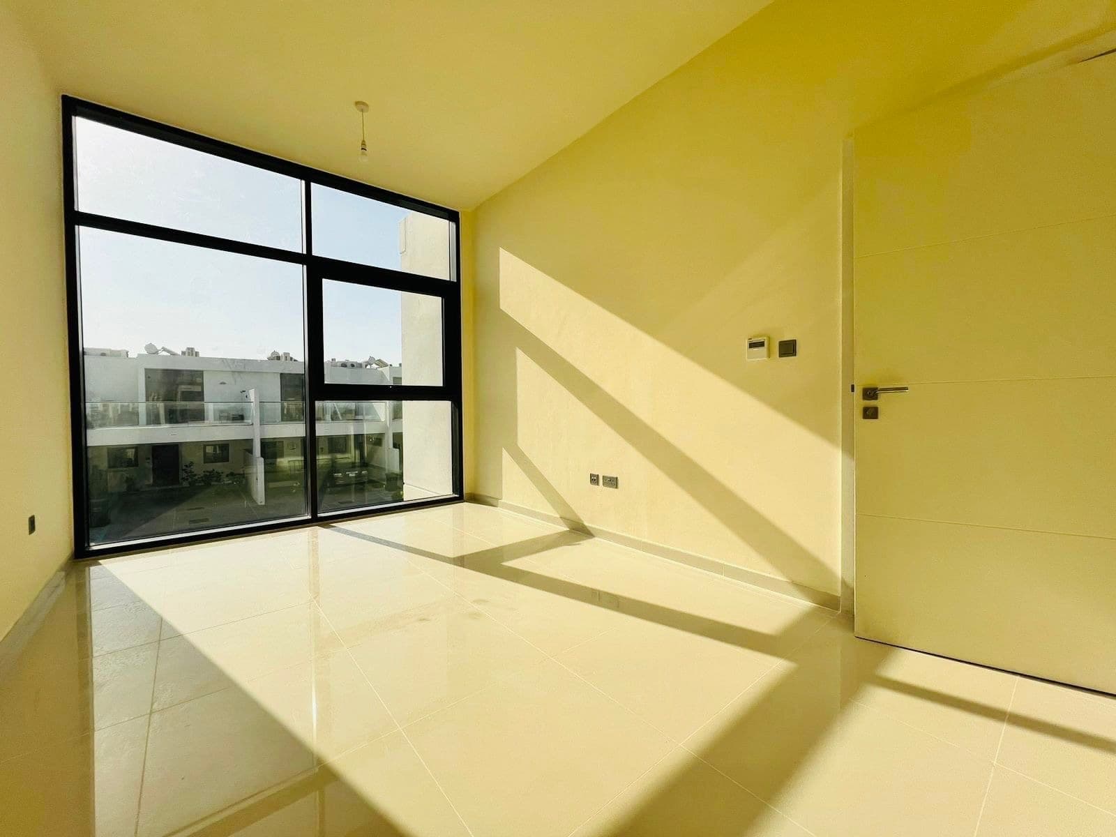 Spacious 6BR Villa + Maid Room | Single Row | Park View