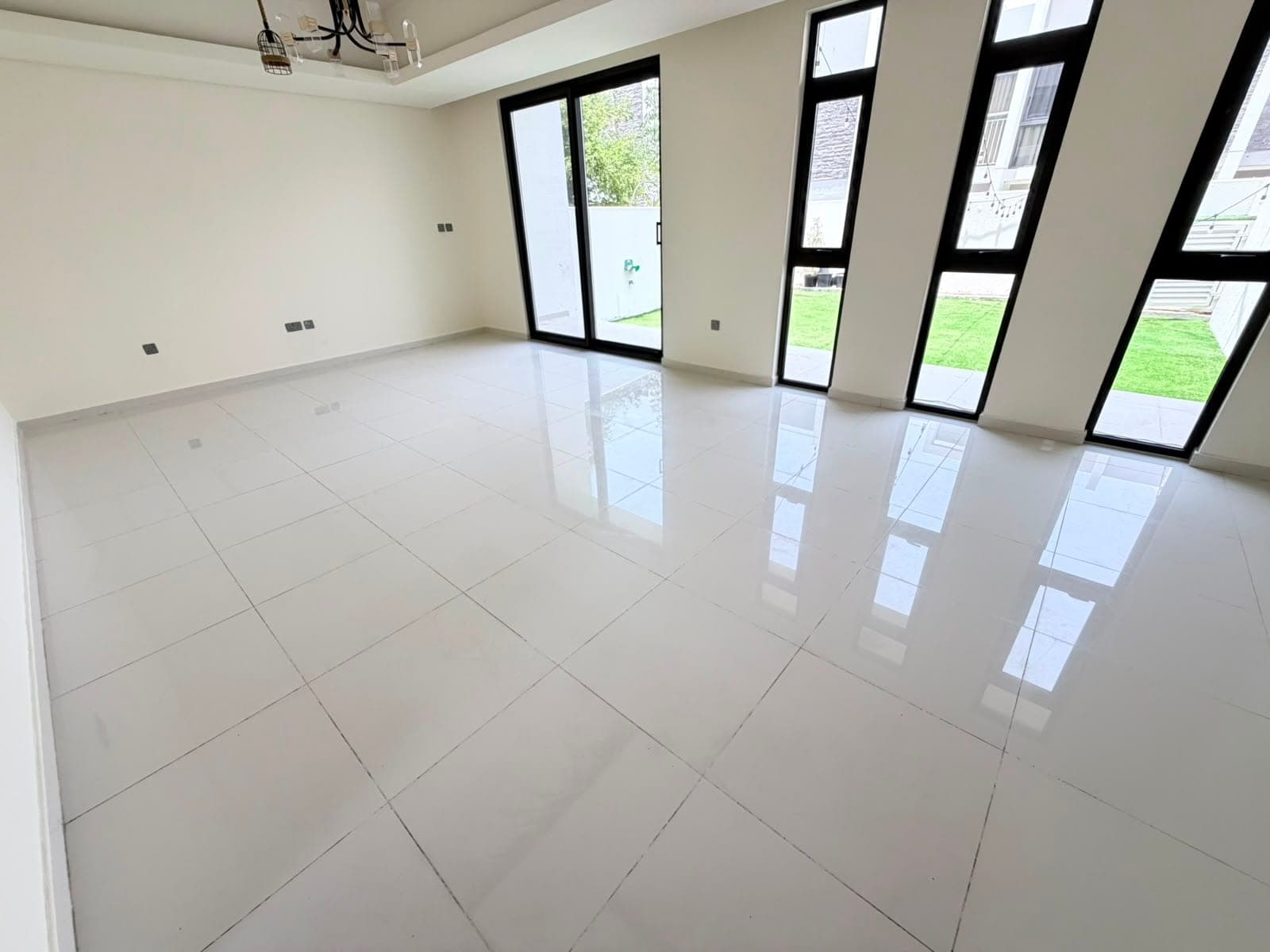 3-Bedroom + Maid Room  | Middle Unit | R2M