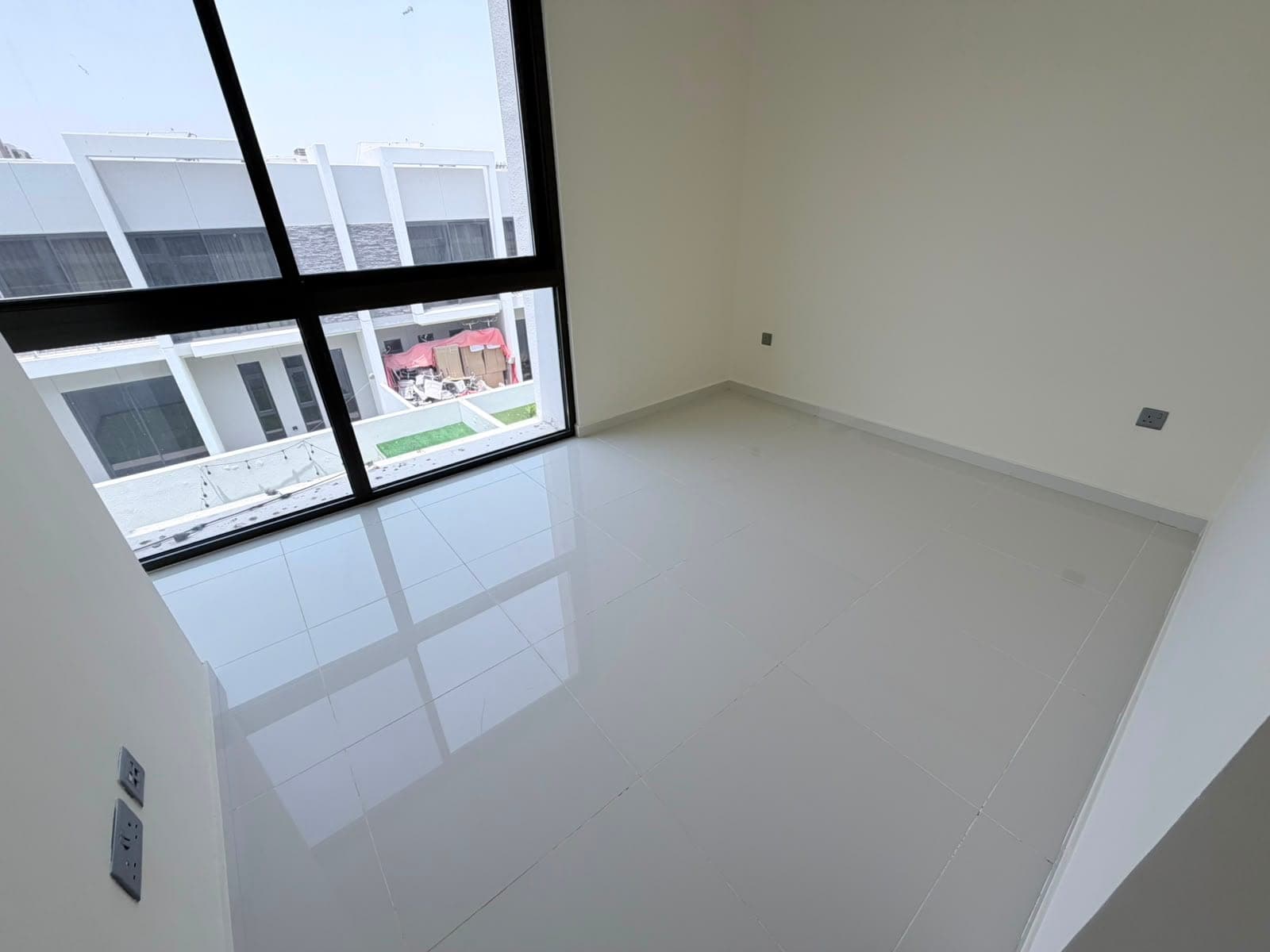 3-Bedroom + Maid Room  | Middle Unit | R2M