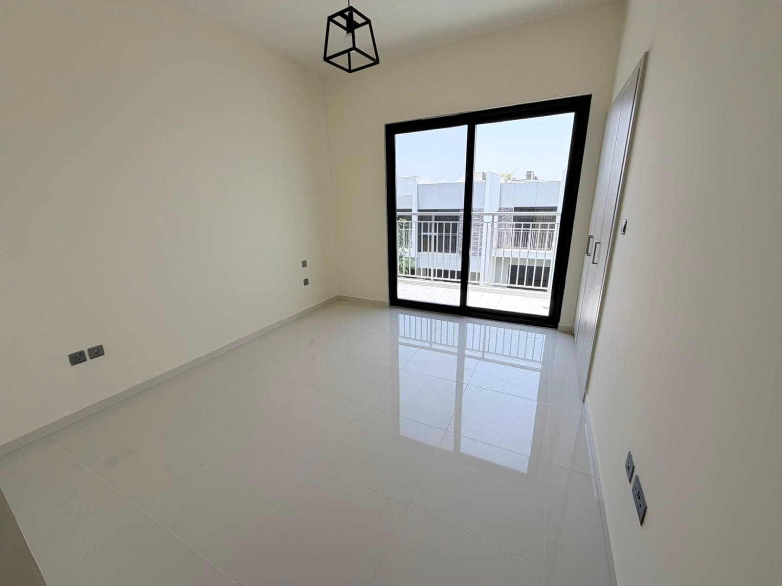 3-Bedroom + Maid Room  | Middle Unit | R2M