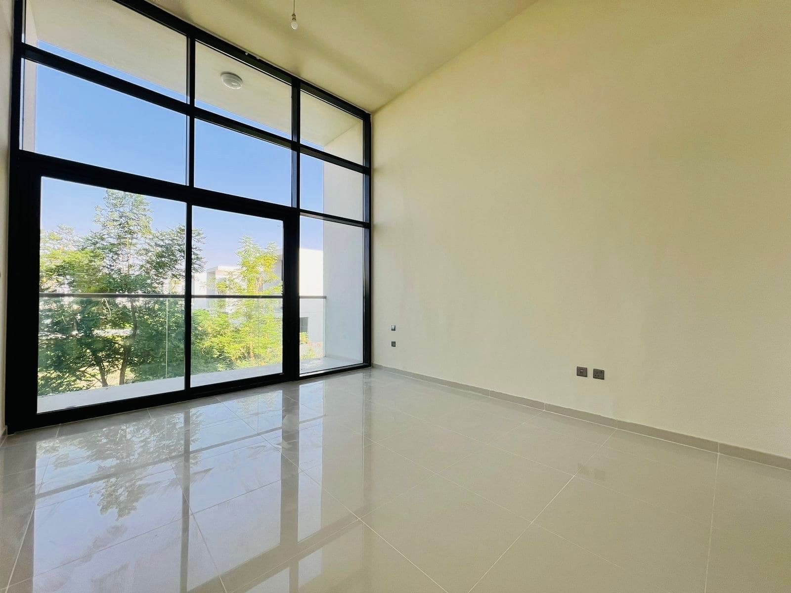 Spacious 6BR Villa + Maid Room | Single Row | Park View