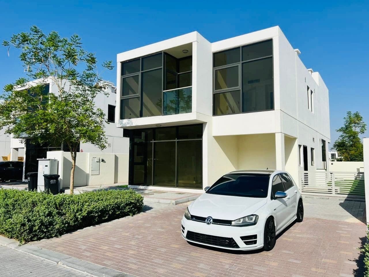 Spacious 6BR Villa + Maid Room | Single Row | Park View
