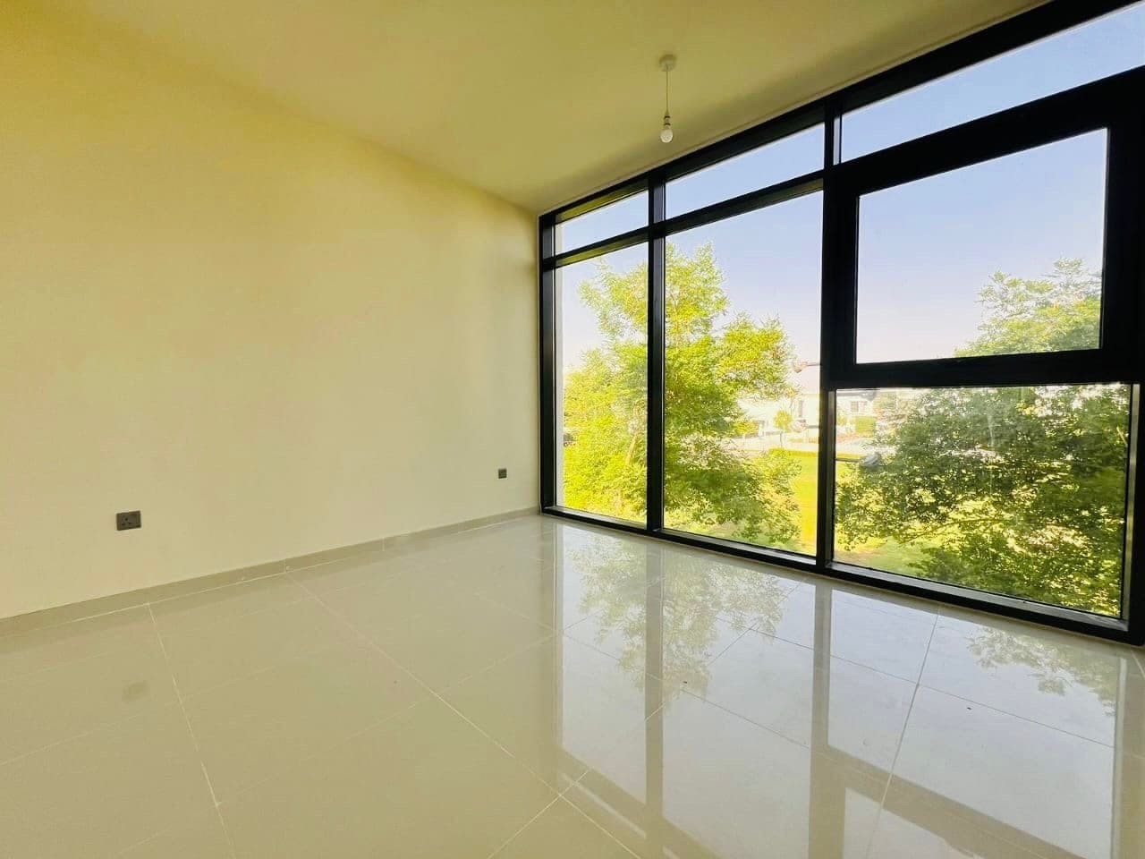 Spacious 6BR Villa + Maid Room | Single Row | Park View