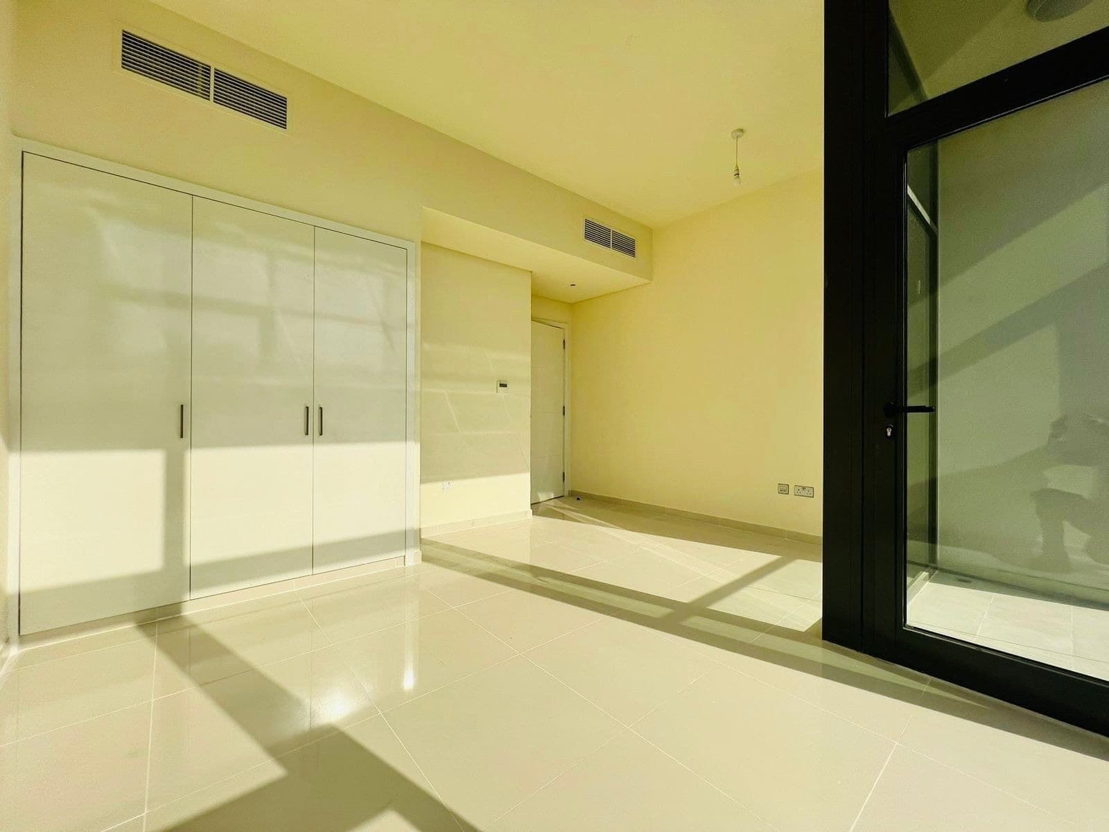 Spacious 6BR Villa + Maid Room | Single Row | Park View
