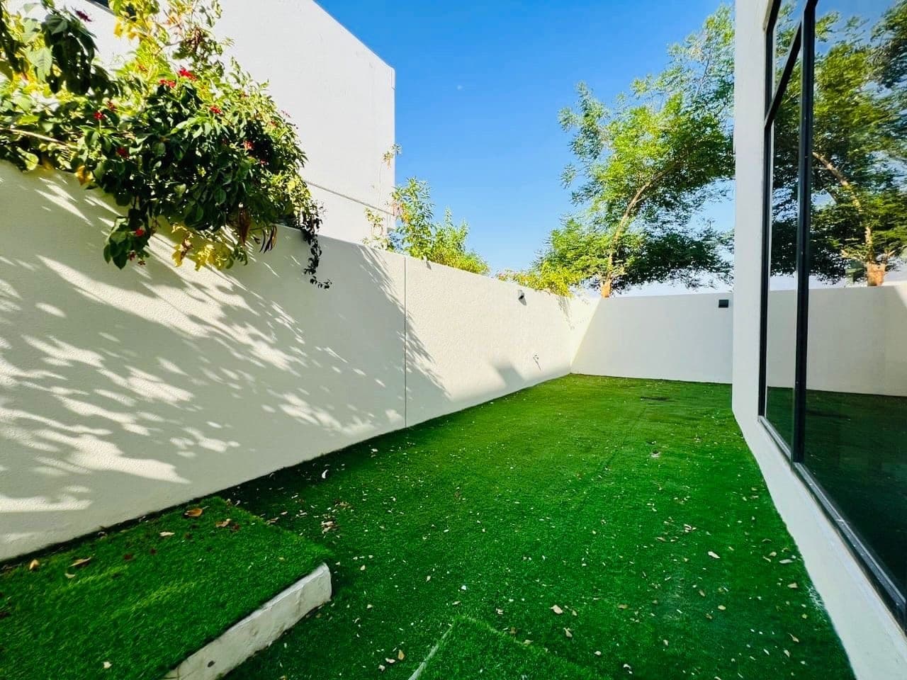 Spacious 6BR Villa + Maid Room | Single Row | Park View
