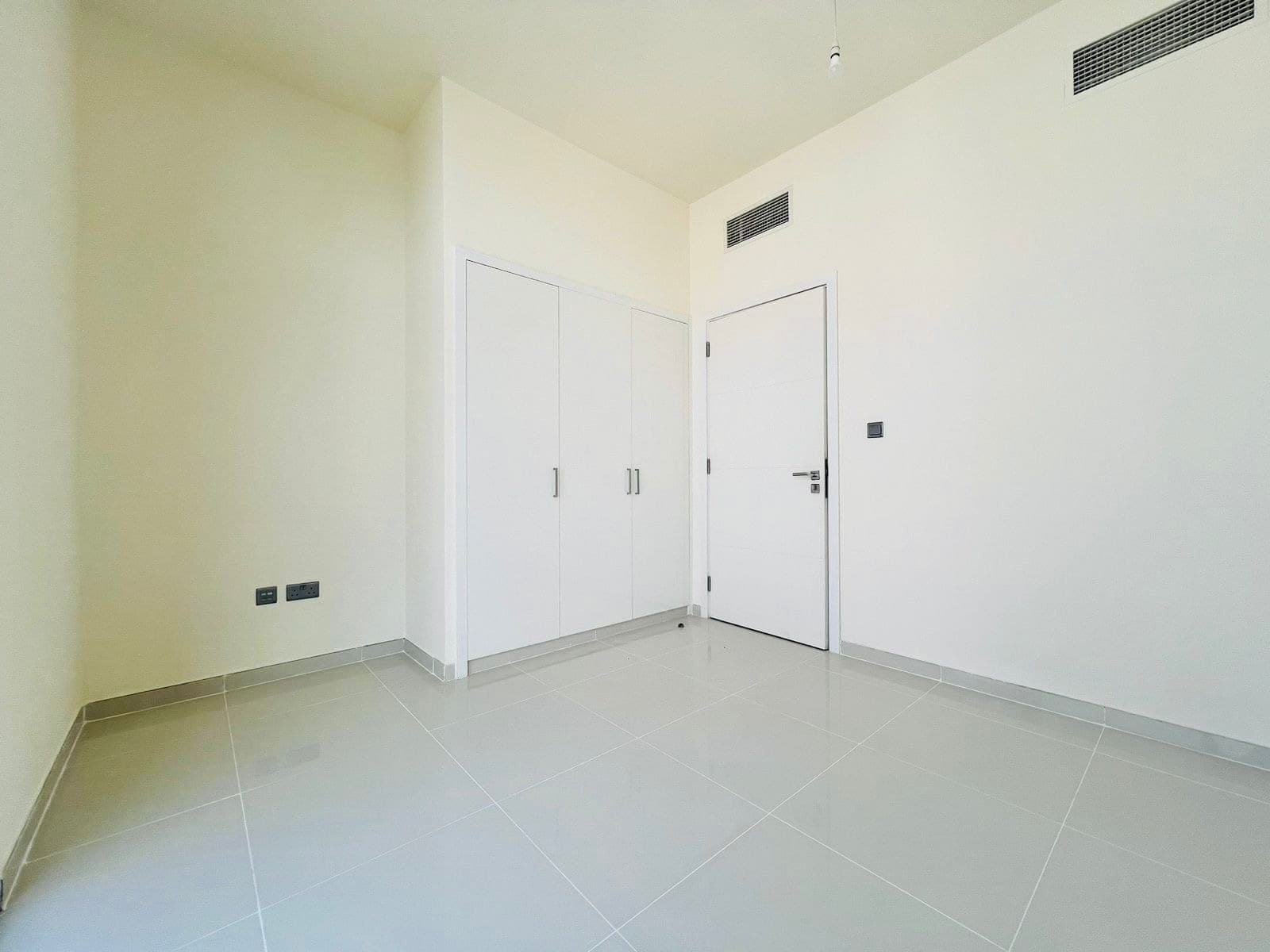 Spacious 6BR Villa + Maid Room | Single Row | Park View